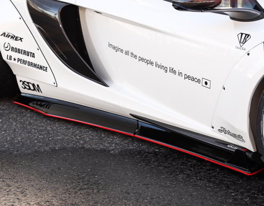 Детали экстерьера McLaren 650S in White by Liberty Walk 2016 года  (фото 7 из 8)
